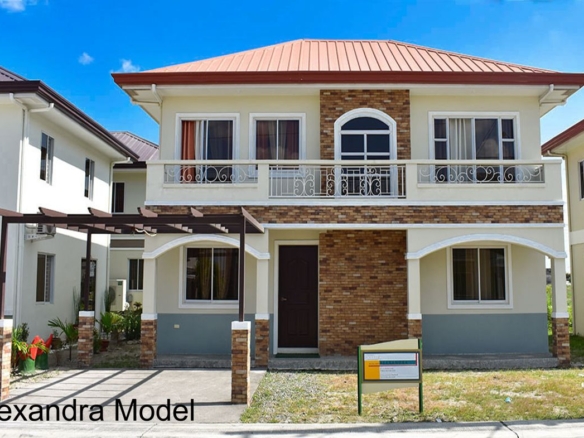 Solana Frontera Alexandra Model Home