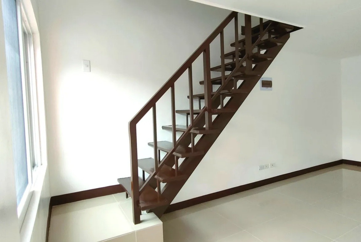 Xevera Bacolor Living Room