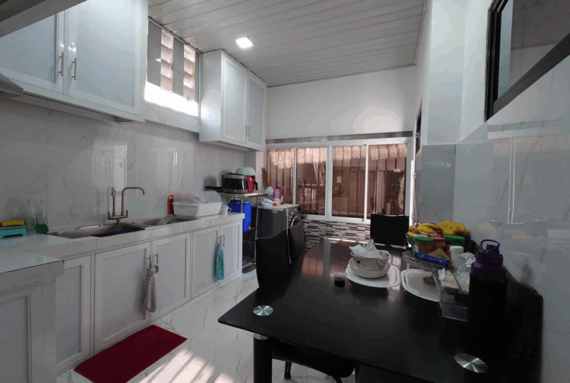 Contemporary House Kitchen in Tabun Mabalacat