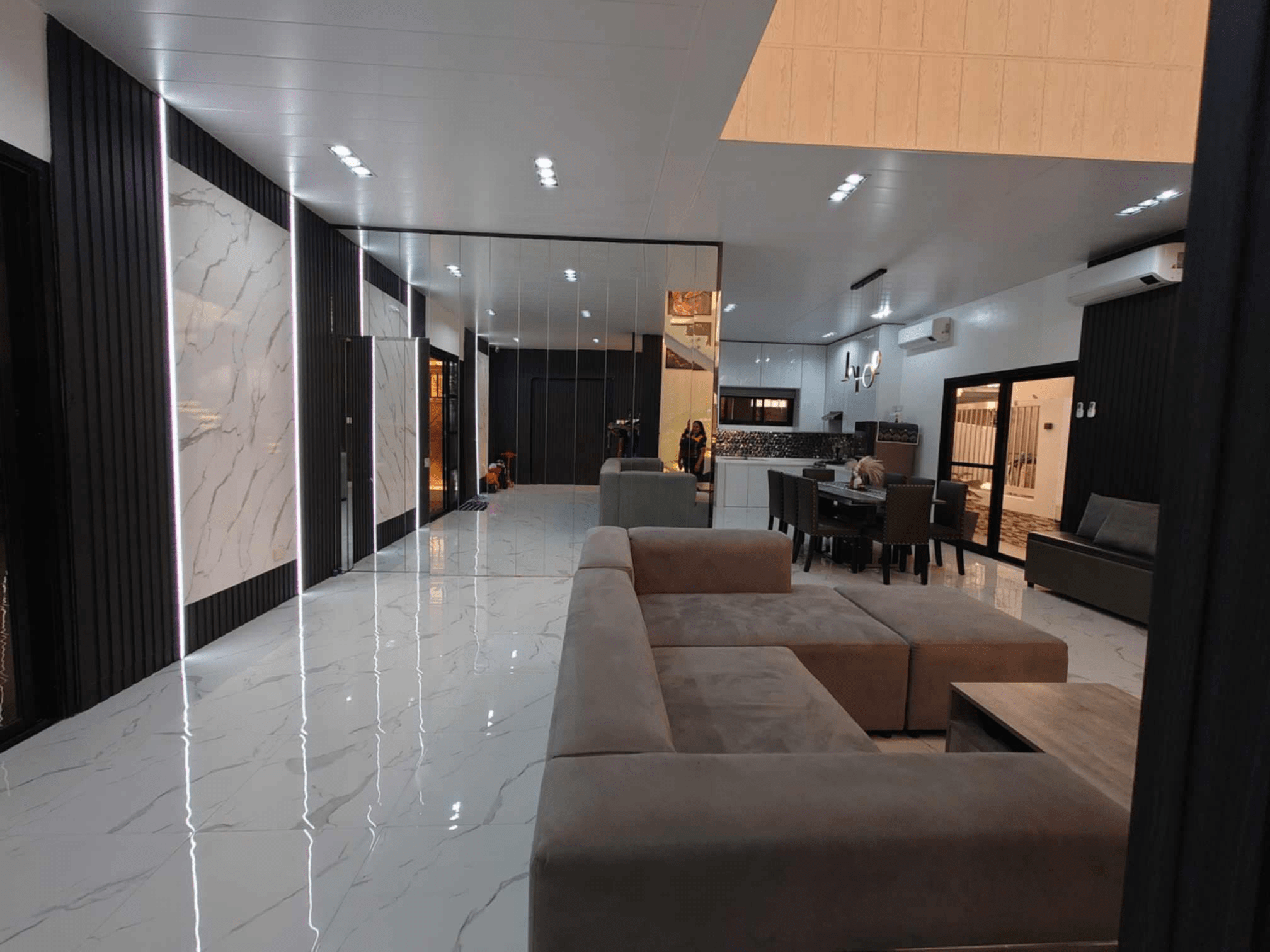 Contemporary House Living Room in Tabun Mabalacat
