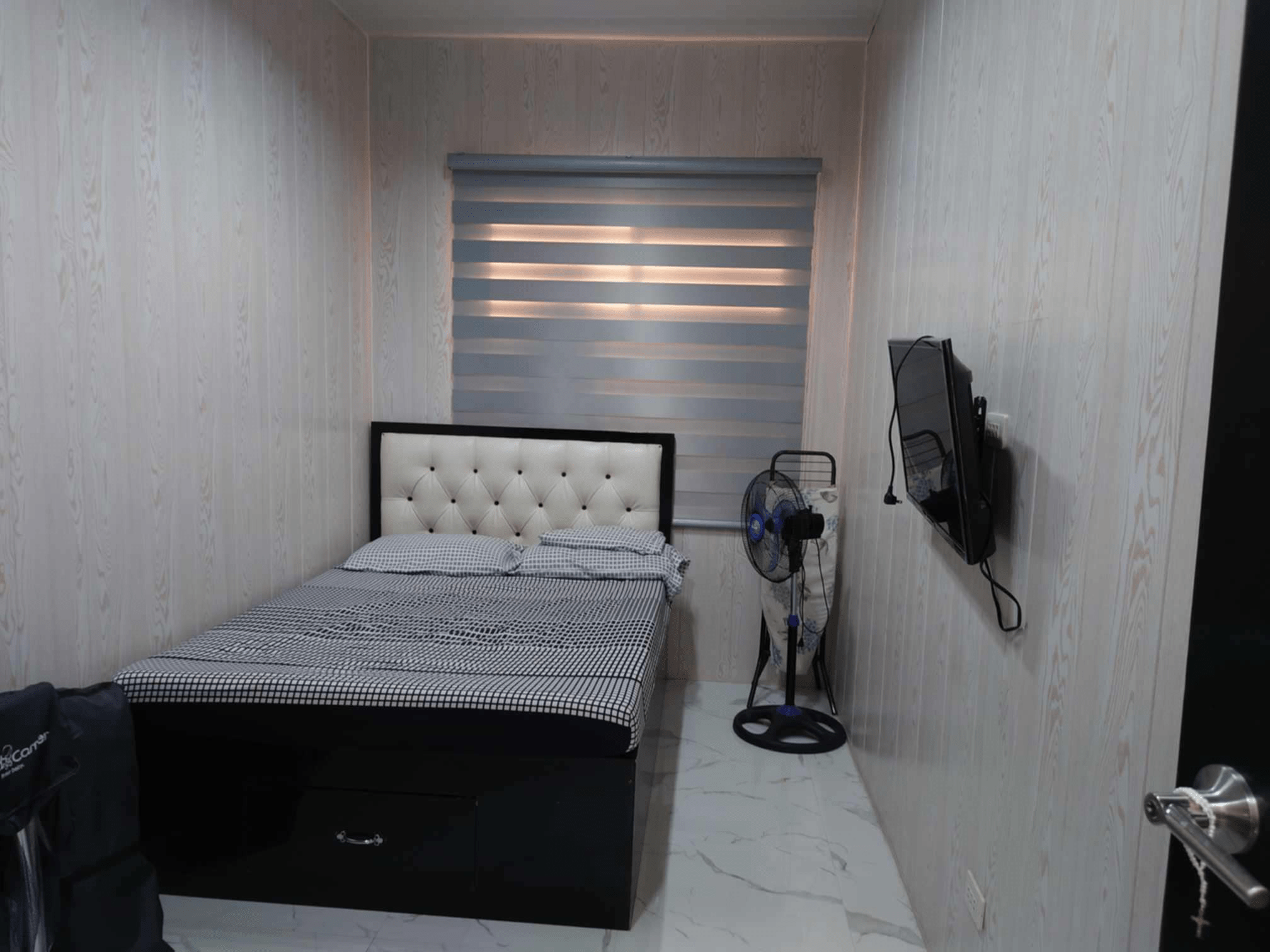 Contemporary House Maids Room in Tabun Mabalacat