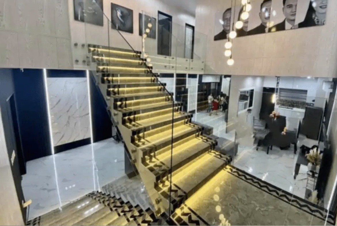 Luxurious Modern Contemporary House for Sale