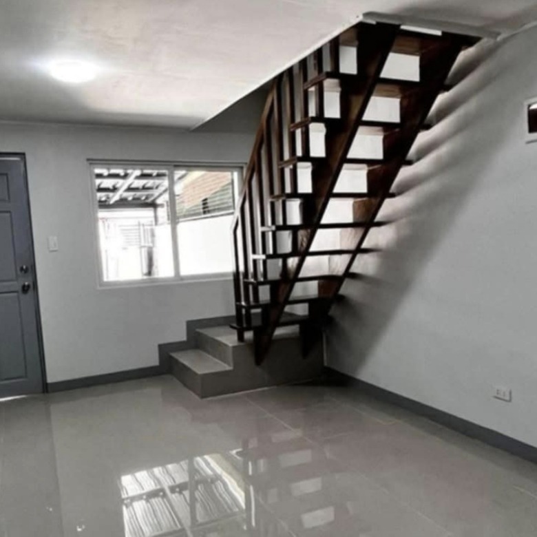Xevera Bacolor Living Room