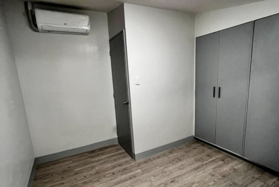 Xevera BaColor Upgraded Townhouse Bedroom