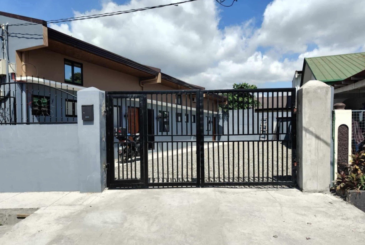 6 Unit Apartment Mabalacat Gate Entrance