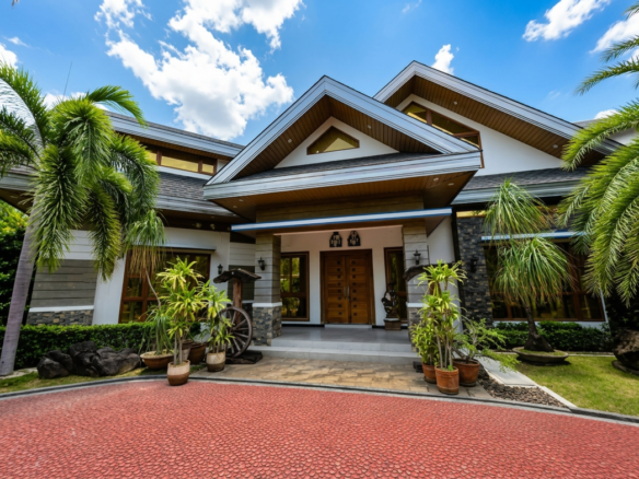Montenegro Estate: Luxury Modern Tropical House