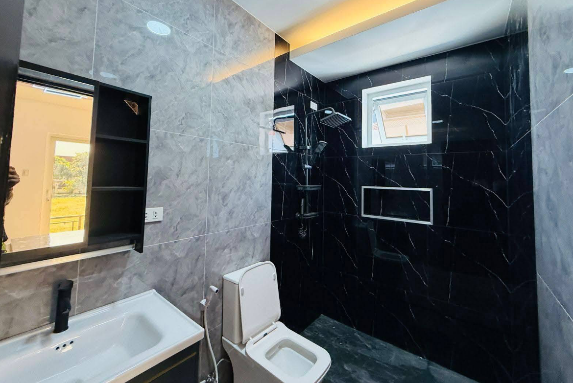 Savannah Phase 2: Semi-Furnished Modern Home in Angeles City