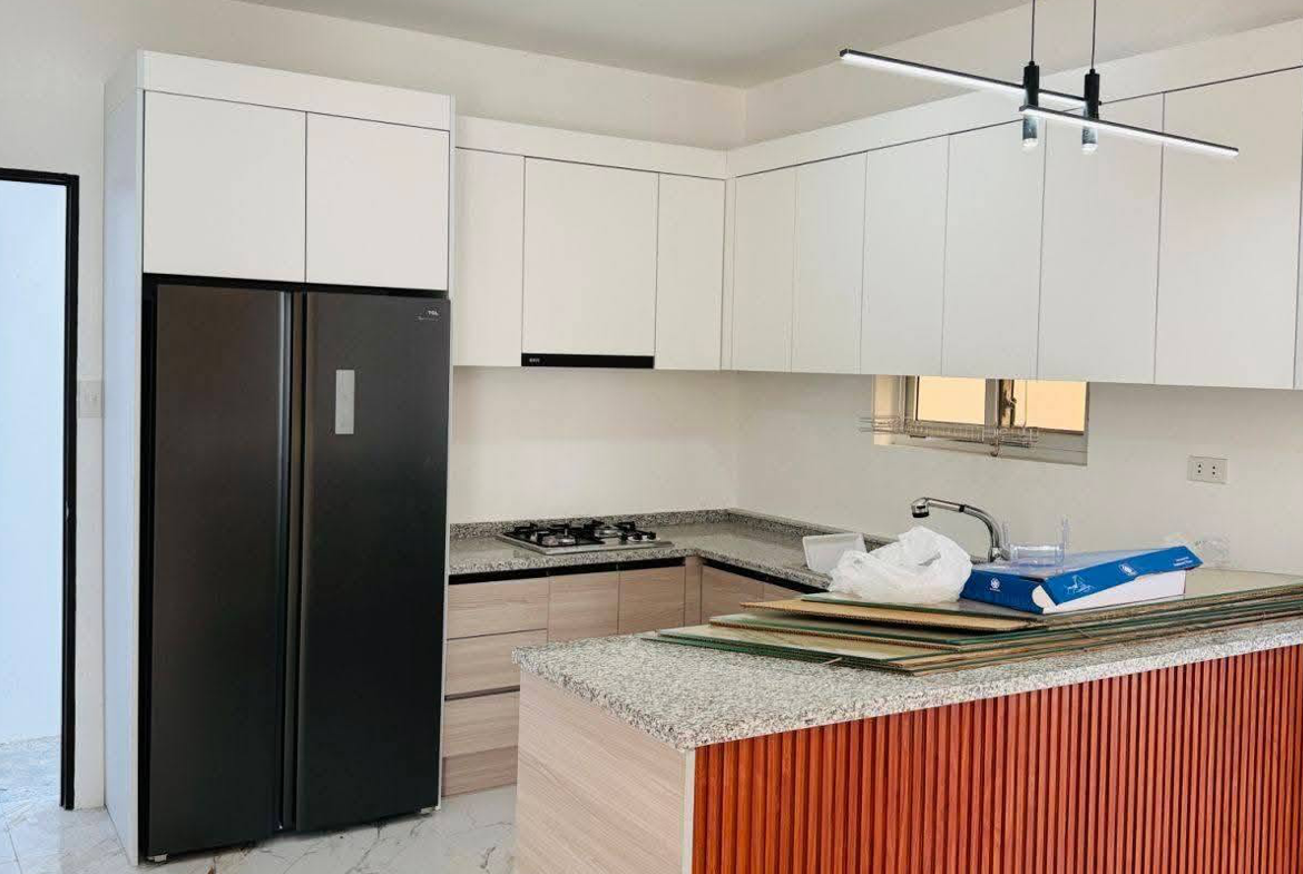 Savannah Phase 2: Semi-Furnished Modern Home in Angeles City