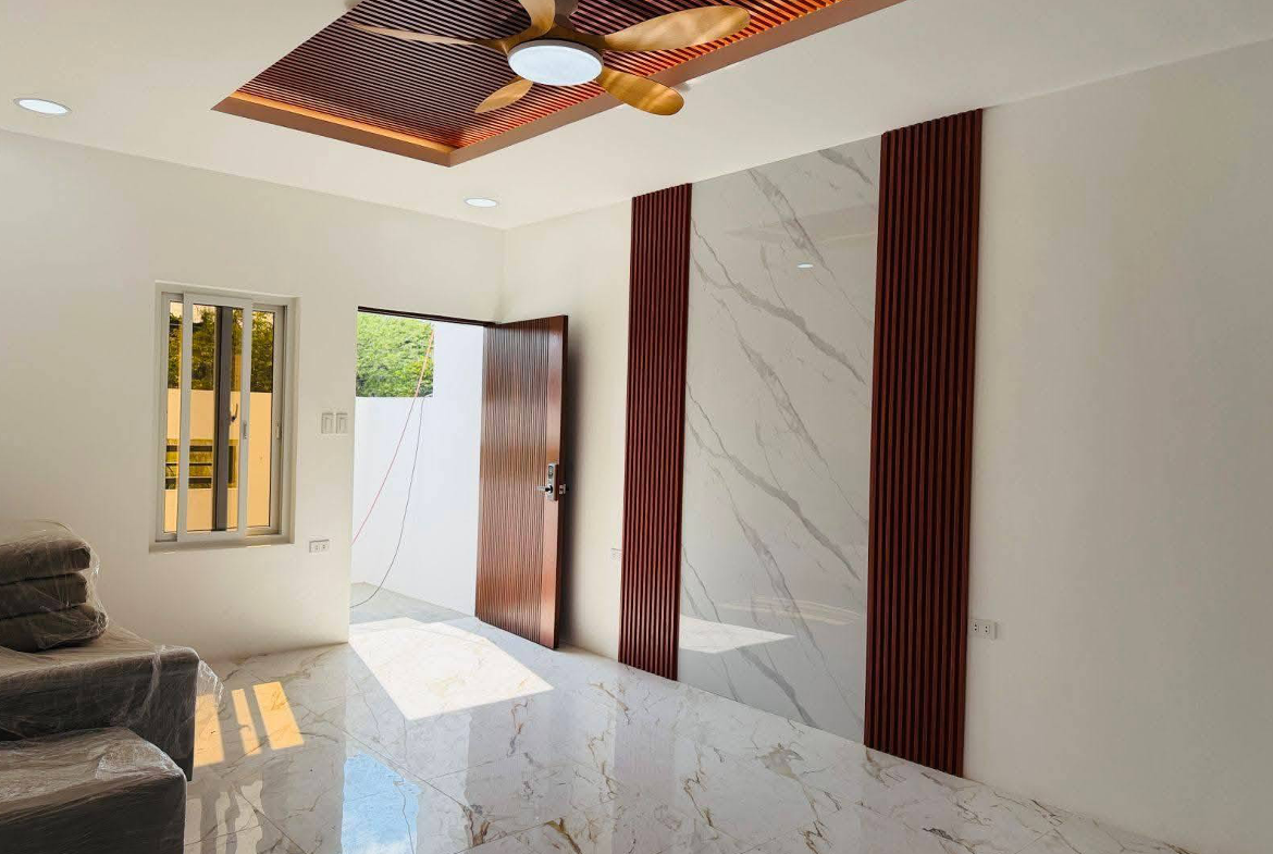 Savannah Phase 2: Semi-Furnished Modern Home in Angeles City