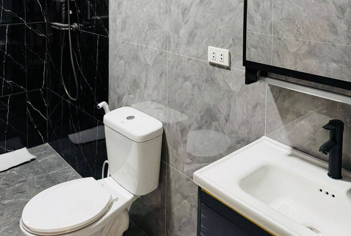 Savannah Phase 2: Semi-Furnished Modern Home in Angeles City